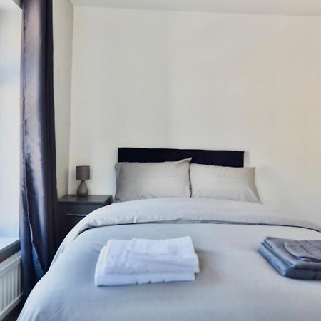 Come On In Lucas Street Newport Train Station Sleep Upto 8 Villa Exterior photo