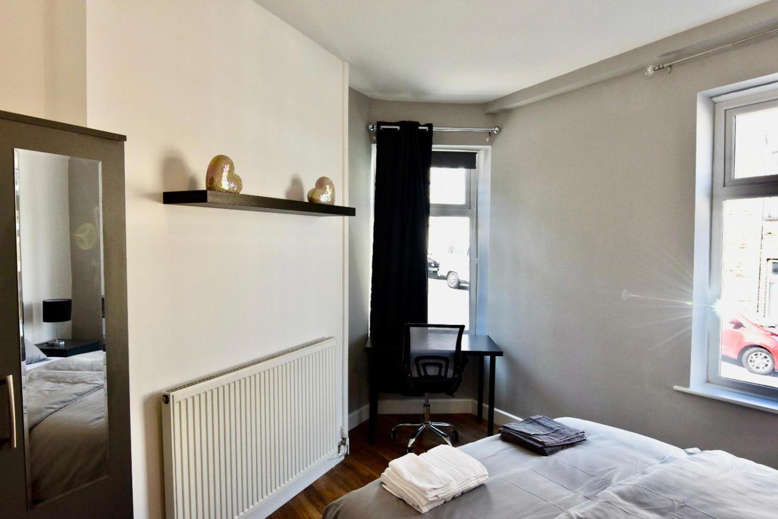 Come On In Lucas Street Newport Train Station Sleep Upto 8 Villa Exterior photo