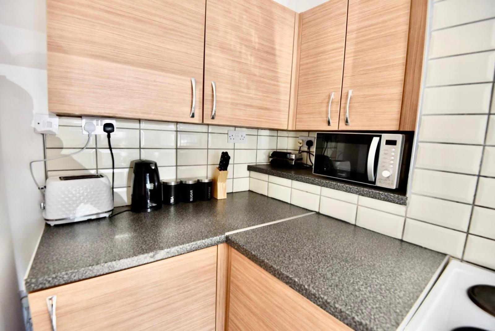 Come On In Lucas Street Newport Train Station Sleep Upto 8 Villa Exterior photo