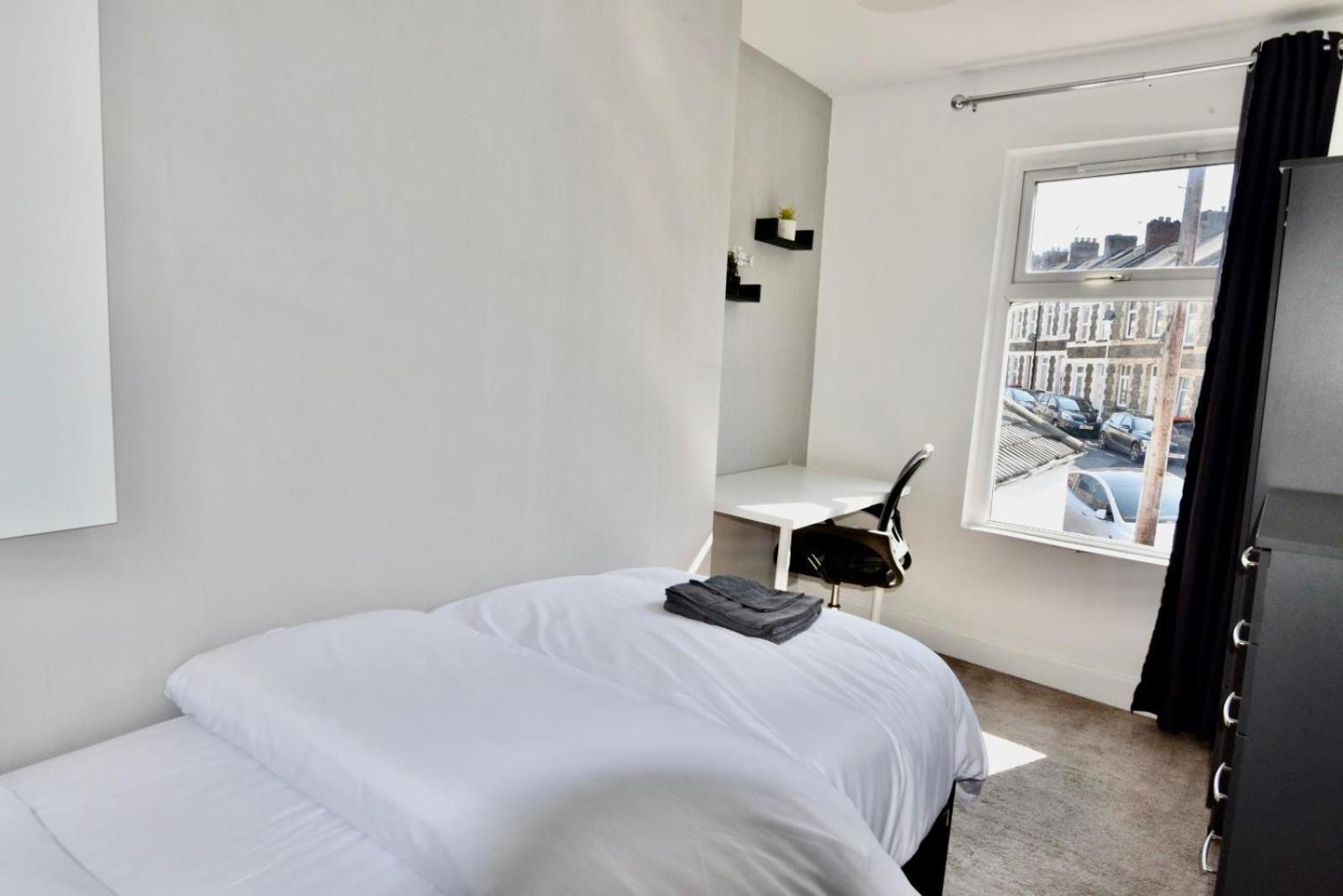 Come On In Lucas Street Newport Train Station Sleep Upto 8 Villa Exterior photo
