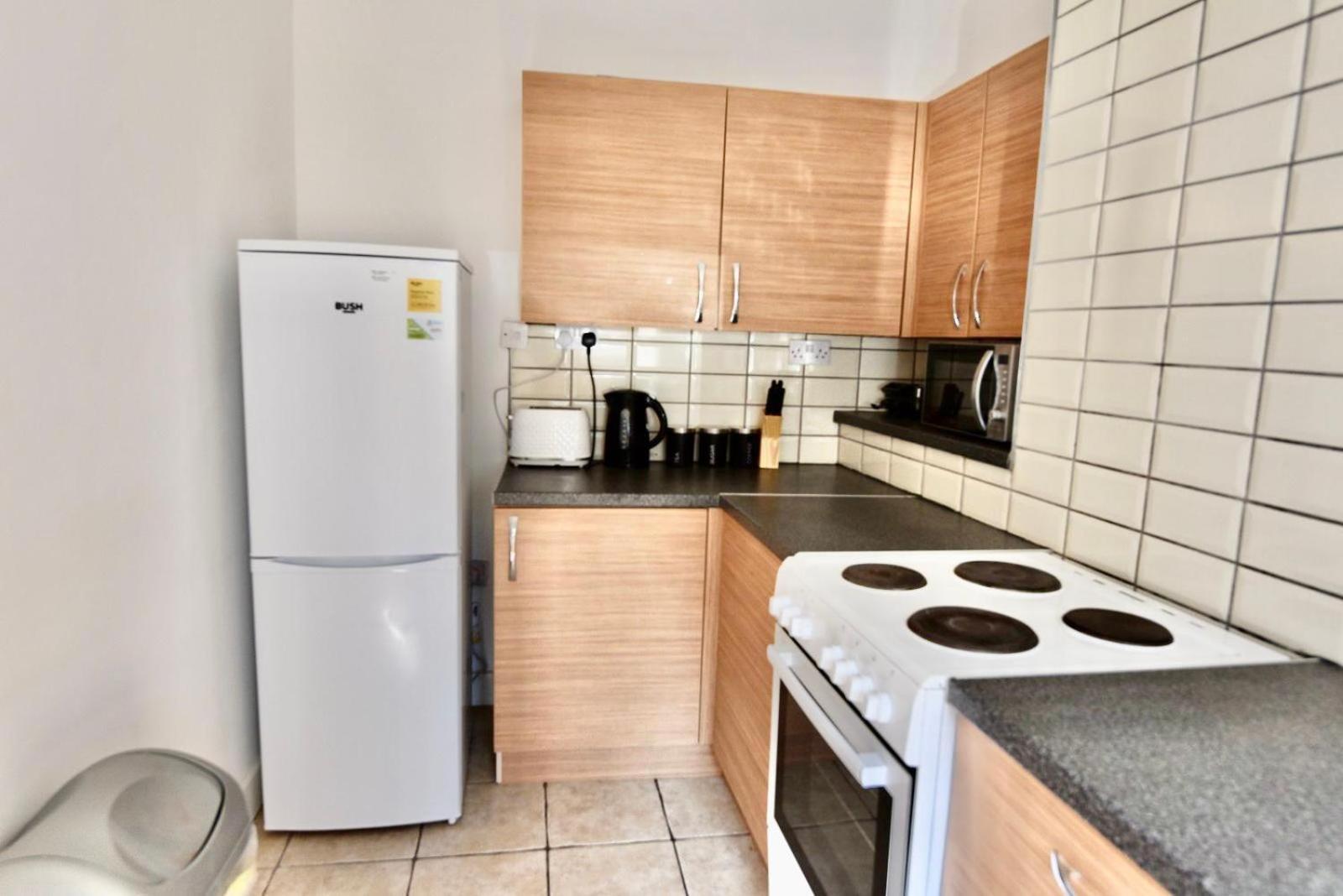 Come On In Lucas Street Newport Train Station Sleep Upto 8 Villa Exterior photo